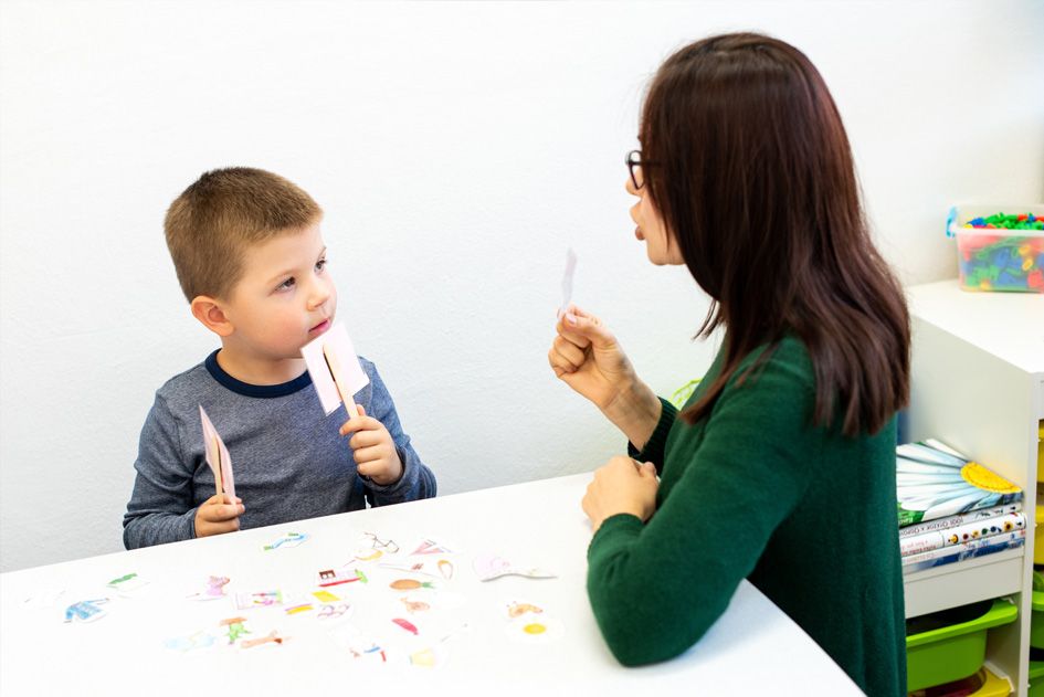Redeflussstoerungen-Logopaedie-Regen